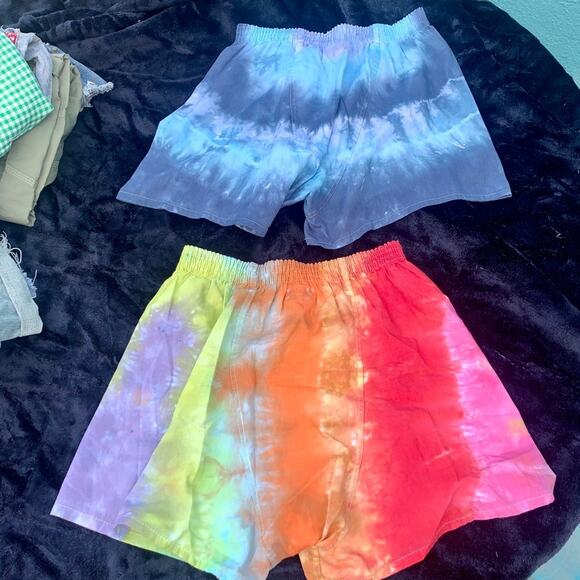 - 2 NEW PAIRS TIE DYE COTTON BOXER GYM SHORTS UNISEX FESTIVAL - Picture 1 of 9